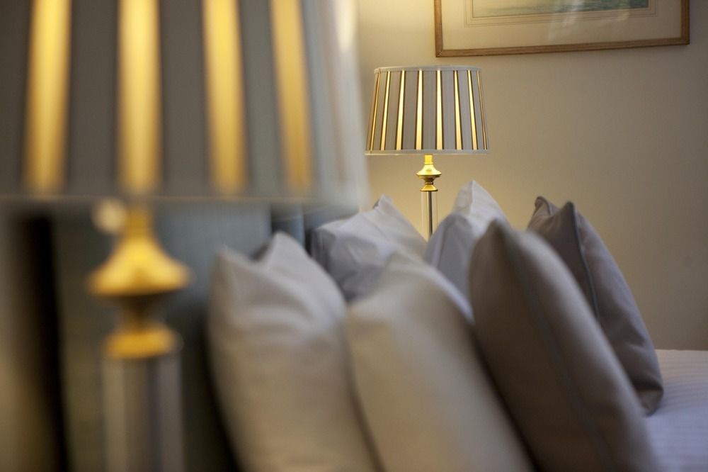 Отель Rose & Crown Yealmpton Экстерьер фото