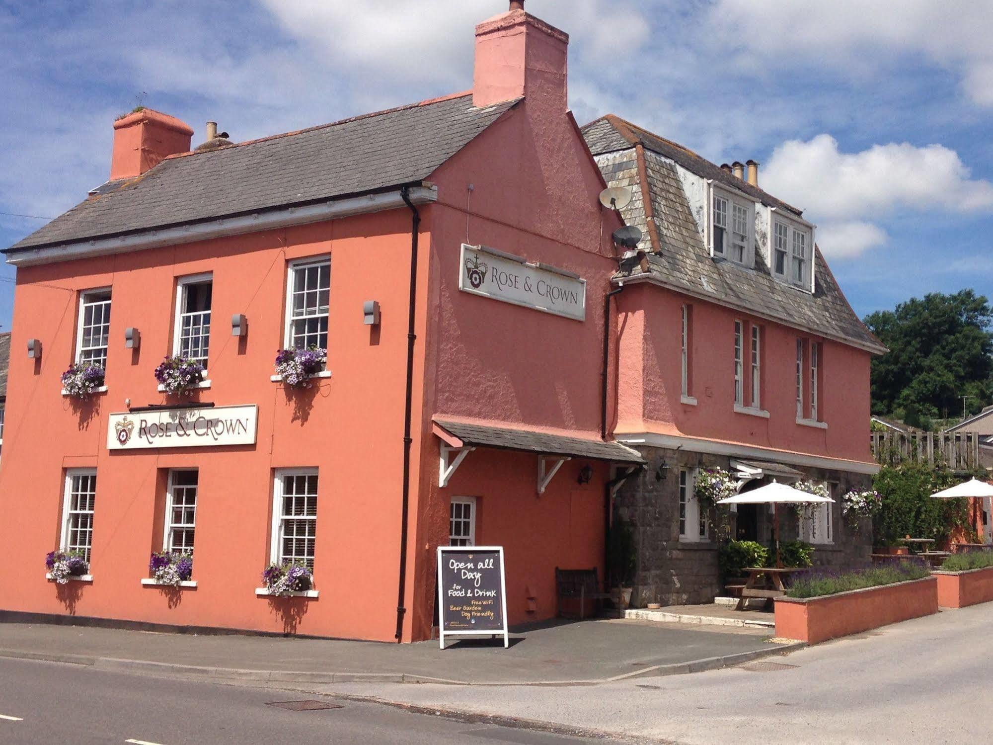 Отель Rose & Crown Yealmpton Экстерьер фото
