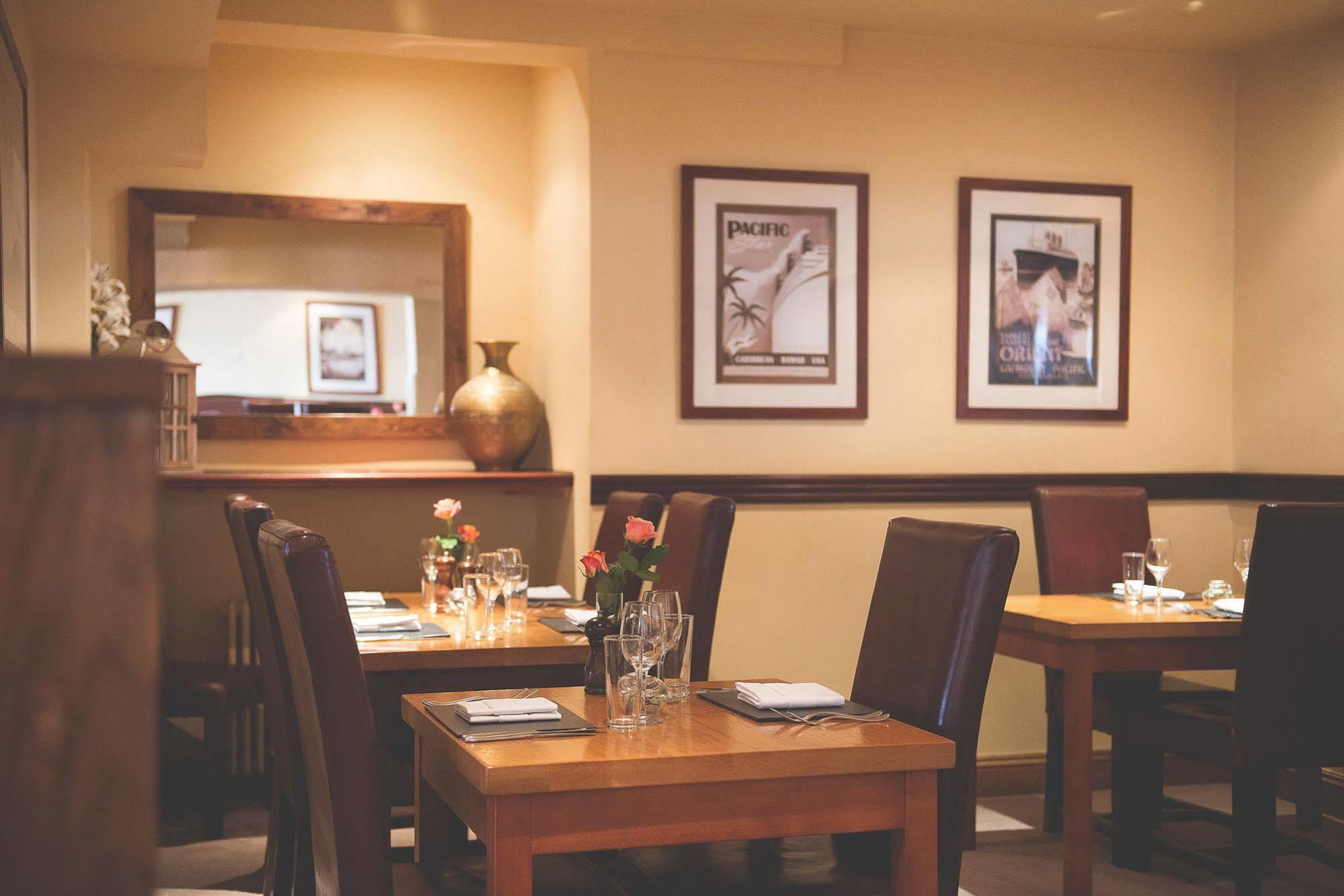 Отель Rose & Crown Yealmpton Экстерьер фото