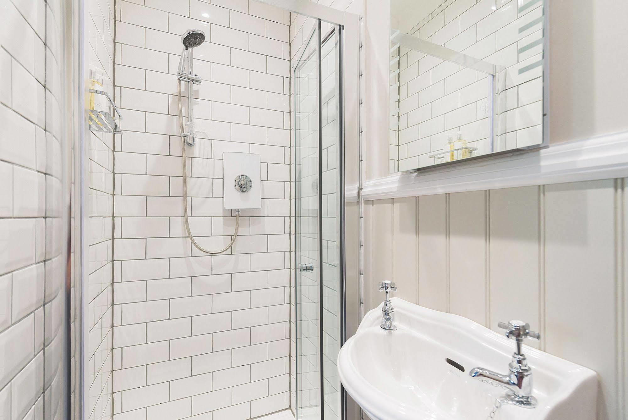 Отель Rose & Crown Yealmpton Экстерьер фото