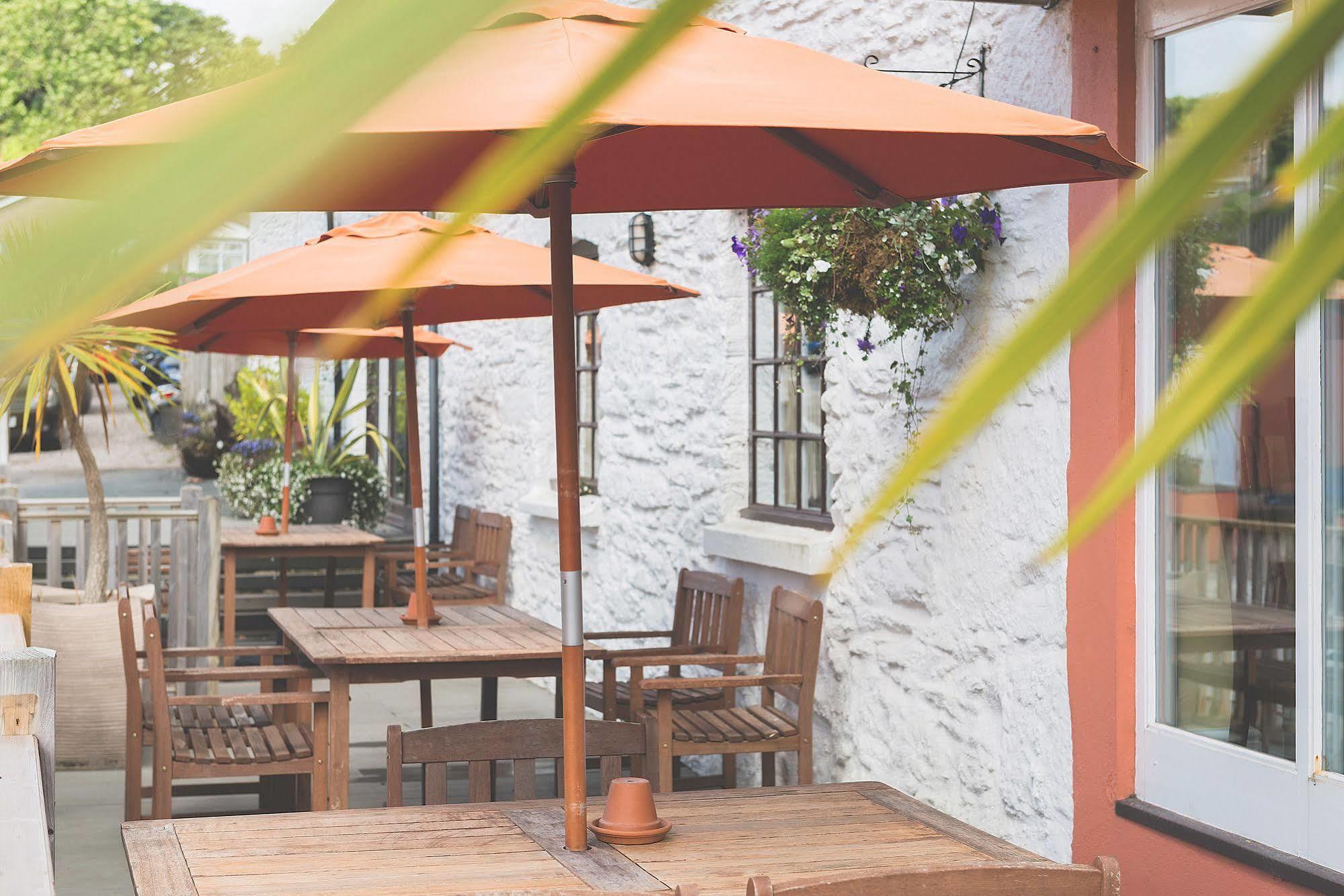 Отель Rose & Crown Yealmpton Экстерьер фото